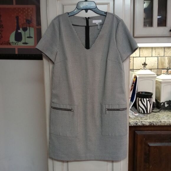 1.STATE Herringbone Print V-neck Shift - Picture 3 of 10